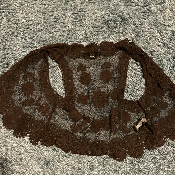 Cropped Vintage Lace top - Picture 4 of 4